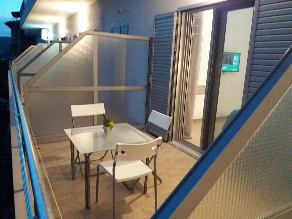 Blue Sea Apartments Кєпаро Екстер'єр фото